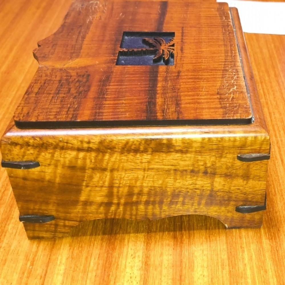 Hawaiian Koa Wood Jewelry Box With Lift Out Tray. - Picture 8 of 11